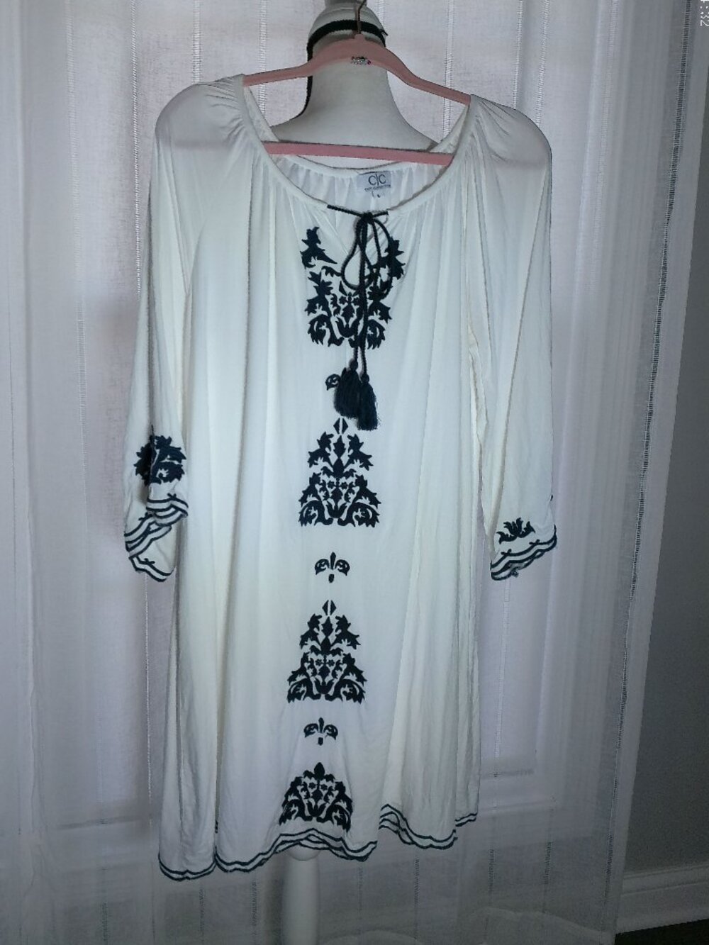 CC CHIC CONNECTION 3/4 Slve Scp Tie Neck White w/Black Embroidery Lined Dress L